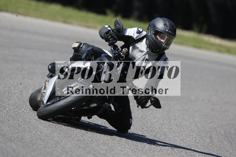 /Archiv-2025/48 25.08.2025 Cornu Master School ADR/blau-bleu/100